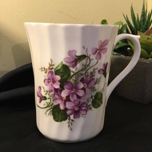 Vintage Royal Stuart Fine Bone China Cups - Picture 2 of 5